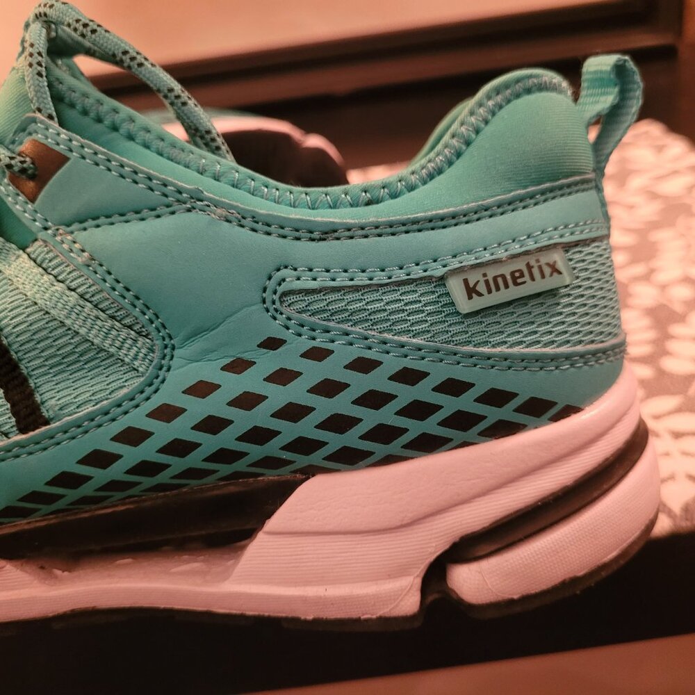 Kinetix Response Walking Shoes Size 8 womans Athletic Shoes